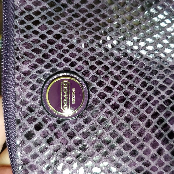 Coach wristlet - Picture 3 of 5